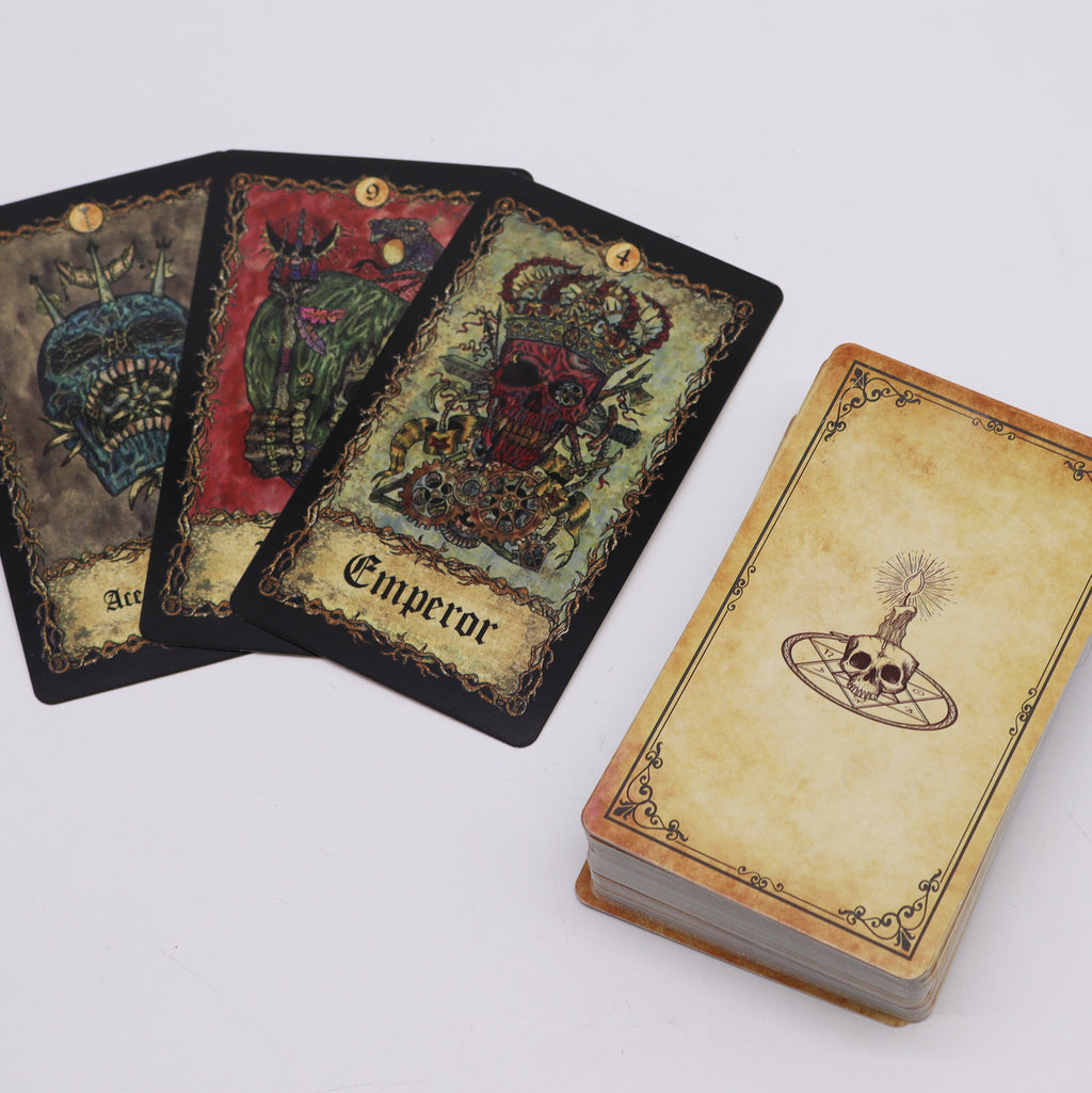 Cartas del Tarot Arcanos del Réquiem con Libro Guía